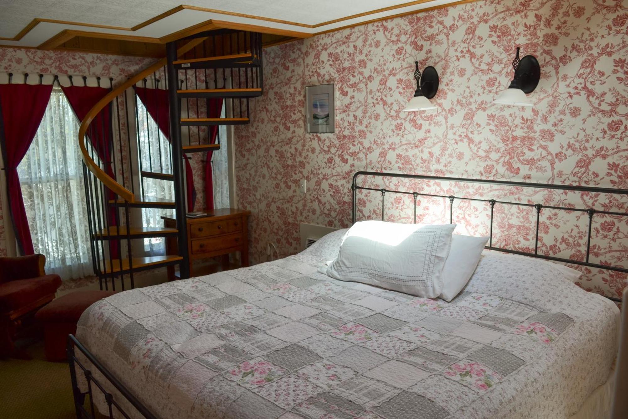 Bed & Breakfast Black Friar And Pub Bar Harbor